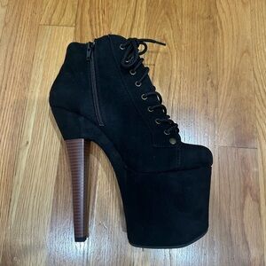Pleasers radiant 1005 Black Suede 7 in heel Size 7